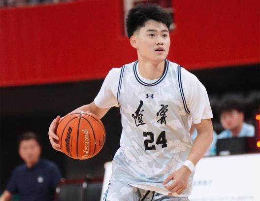 19岁留美新星爆发！中国男篮未来主控或将诞生