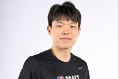 青岛队记：杨瀚森选秀前景持续向好，经纪团队需保持理性心态