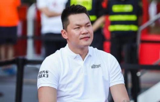 广东男篮力捧陈国豪引关注，山西试训刘东，郭士强国家队续约消息浮出水面