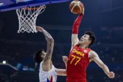 张镇麟伤病复发退出中国男篮集训 返回俱乐部继续康复