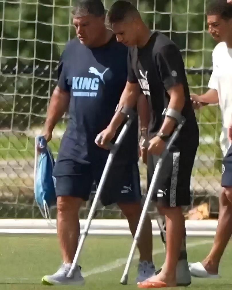 ESPN：埃切韦里需拄拐并穿保护靴行走，预计无缘出战尤文