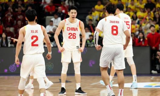 中国男篮欧战17人名单公布：8后卫3内线，郭士强迎严峻考验
