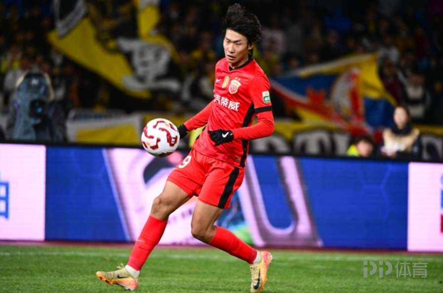 19岁海港球员李新翔本赛季15场4球4助首次入选国字号