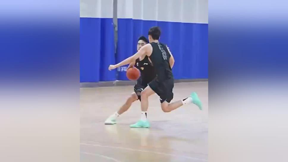 夏练进行时！广东男篮最新训练视频 重点加强一对一攻防