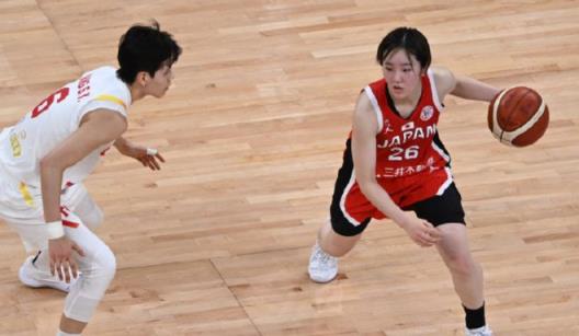 日本后卫单节砍下21分，力克中国女篮展现巅峰状态
