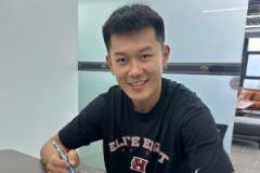同曦官方签约姜贺✅ 晒出16号秀签约视频：加油 少年！