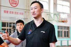 媒体人：青岛三人男篮解散 张扬留队盼填补杨瀚森空缺