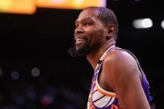KD：我怎么敏感了？因为我是巨星KD 还在网上和一群农民聊天