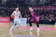 不是，现在的初中生都是这样打球的吗？