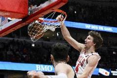 残阵狂攻16-0！公牛紧咬分差缩小至个位数