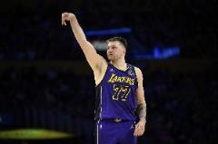 东契奇半场高效表现：12中8砍下24分5助1断