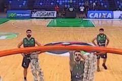 FIBA还剩6秒还差3分只有两罚咋办？绝杀够用了！