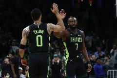 绿军近31个季后赛客场赢22场平NBA历史纪录