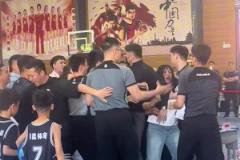 小篮球必不可少的“火爆场面”...