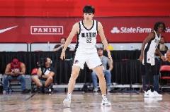 王健：李贤重夏联表现被质疑，逐梦NBA之路堪忧