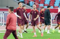 足球报：国脚状态需持续紧绷，比赛间隔两周后放松将难维持
